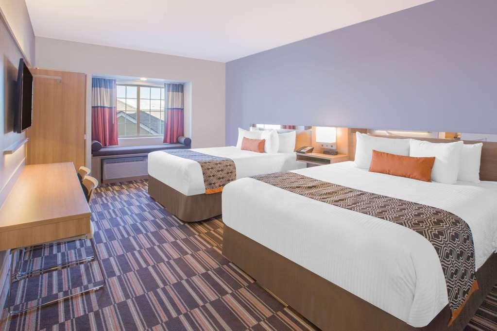 Microtel Inn & Suites By Wyndham Cuauhtemoc Campos Menonitas Rom bilde