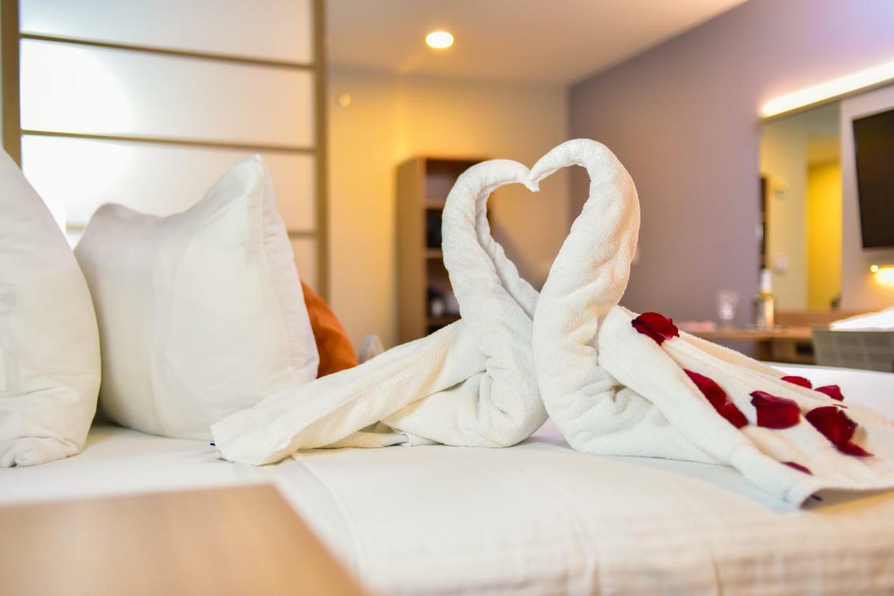 Microtel Inn & Suites By Wyndham Cuauhtemoc Campos Menonitas Eksteriør bilde